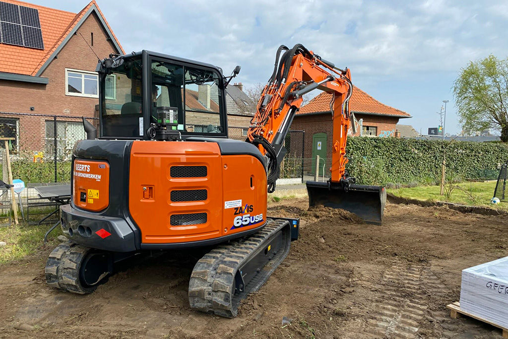 ZX65USB-6 Minigravers - Hitachi CM Nederland